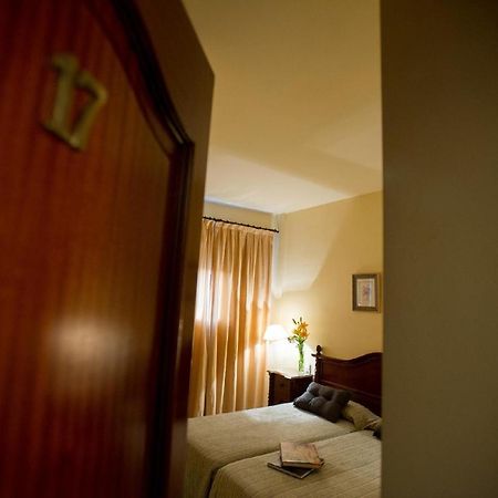 Hotel Gran Avenida Кория-дель-Рио Экстерьер фото